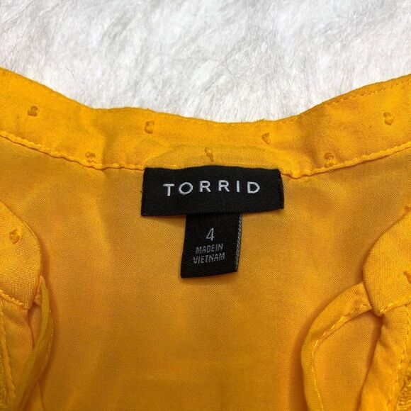 Torrid Women’s Yellow Cap Sleeve Swiss Dot Crochet Inset Tie-Front Top Size 4X - Picture 11 of 13